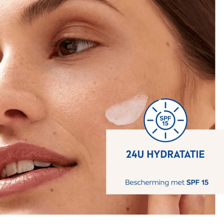 NIVEA Essentials +24h Voedende Dagcrème SPF15 50 ML