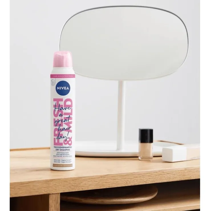 NIVEA Fresh Revive 3-In-1 Droogshampoo Donkerblond Haar 200 ML